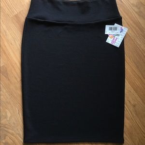 LuLaRoe Solid Black Medium Cassie NWT